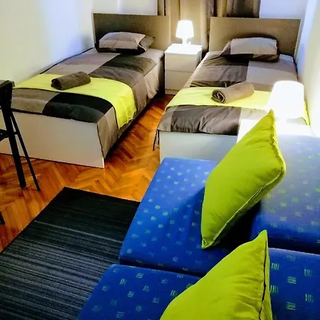 Center Arena Belvedere And Guest house
