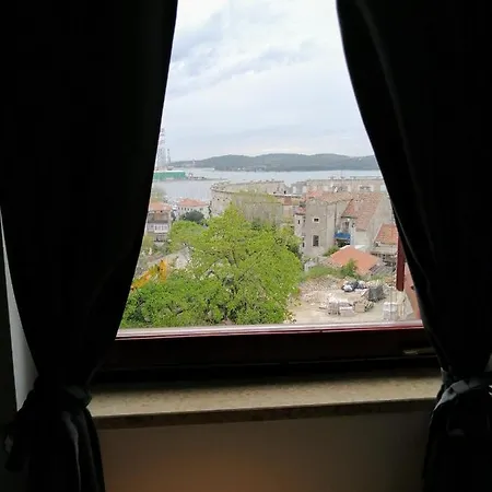 Guest house Center Arena Belvedere And *