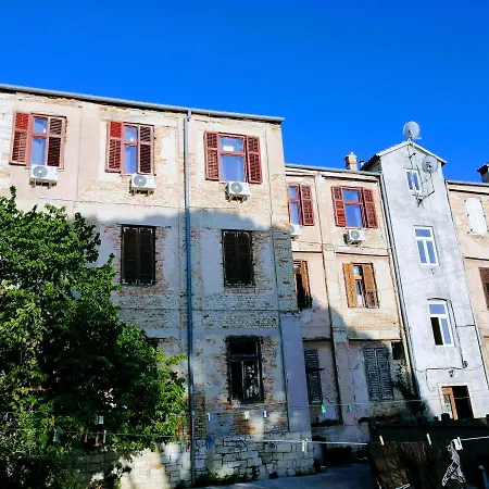 Center Arena Belvedere And Pula