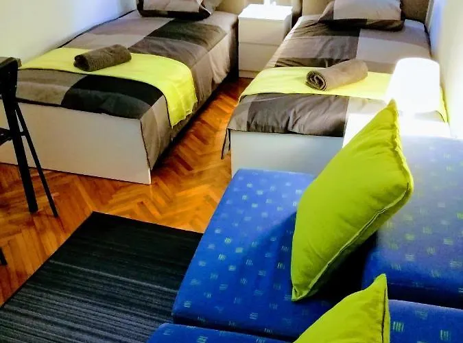 Center Arena Belvedere And 게스트하우스